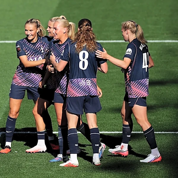 Crystal Palace 0-7 Spurs Women: Holdt hat-trick powers Spurs to rout at Selhurst