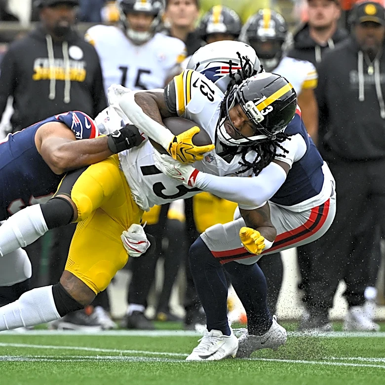 Rico Dowdle leaves Week 2 game vs. Patriots with injury