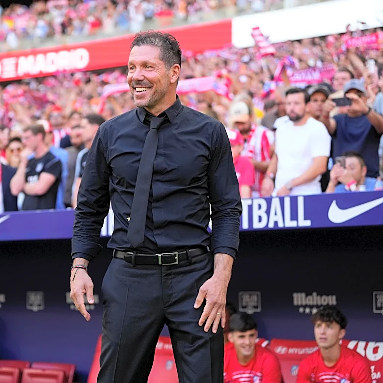Diego Simeone hits back at José Mourinho over refereeing complaints in Madrid derby win