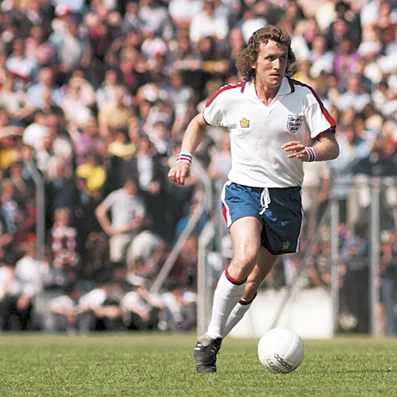 OTD (21/09/1976): Clubs Queue Up As Sunderland’s Skipper Hands In Transfer Request