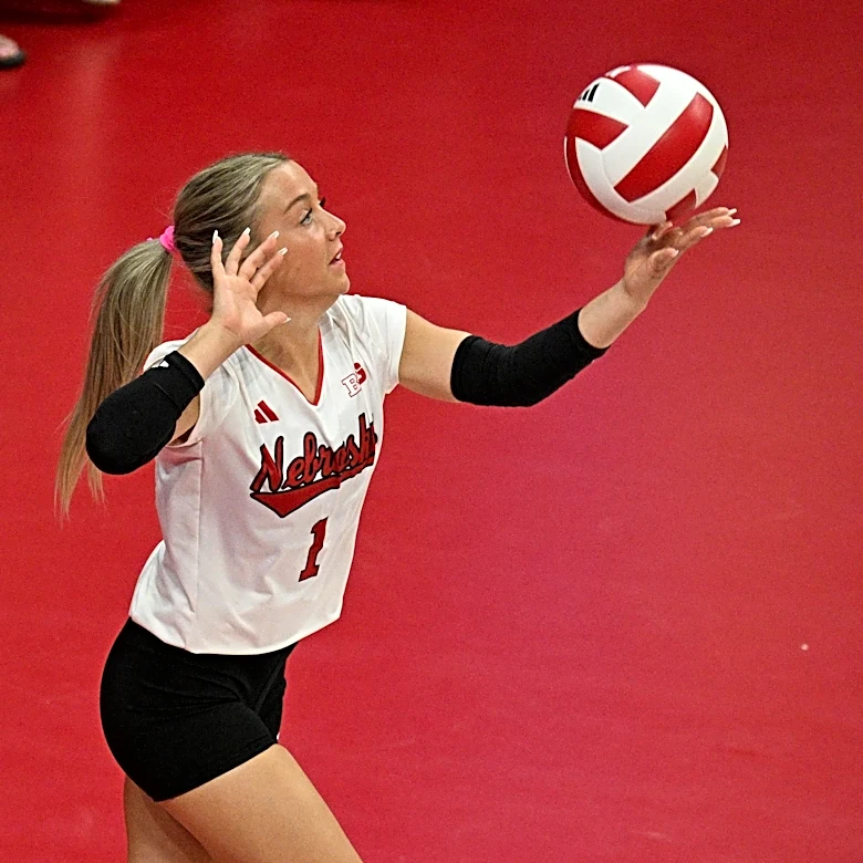 Husker Volleyball Goes 4 Sets Today to Get Win Against FGCU: #1 Nebraska 3 – FGCU 1