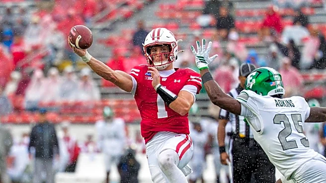 Badgers snap counts, grades on offense vs. Eastern Michigan: One lineman returns, while snaps start to change at key position