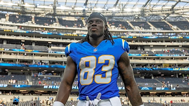 Chargers TE David Njoku carted off vs. Raiders