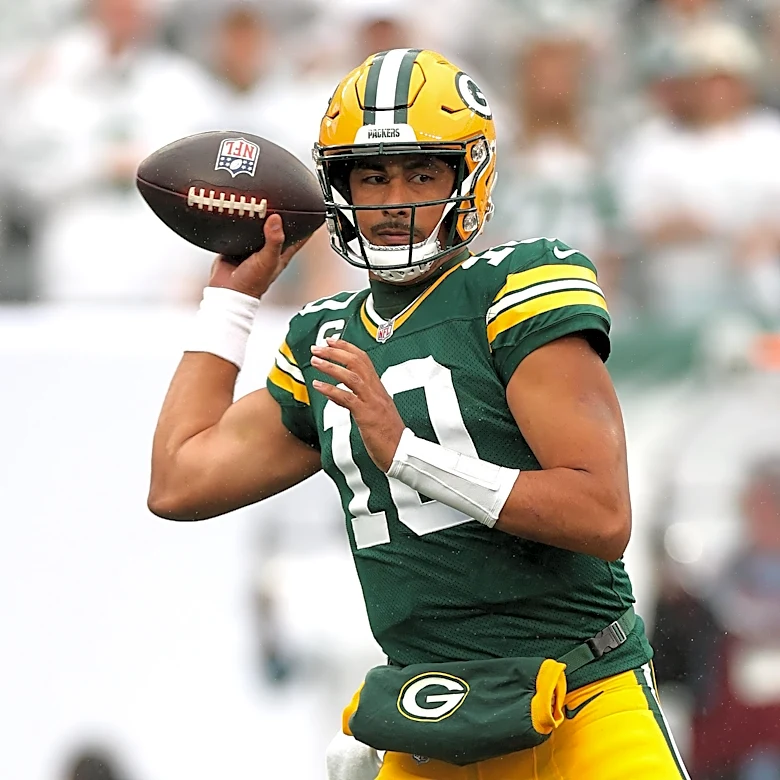 Jordan Love says his throwing hand went numb vs. the New York Jets