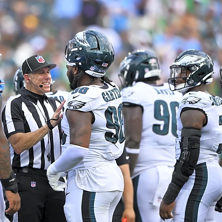 Jalen Carter injury scare in Eagles-Titans Week 2 game