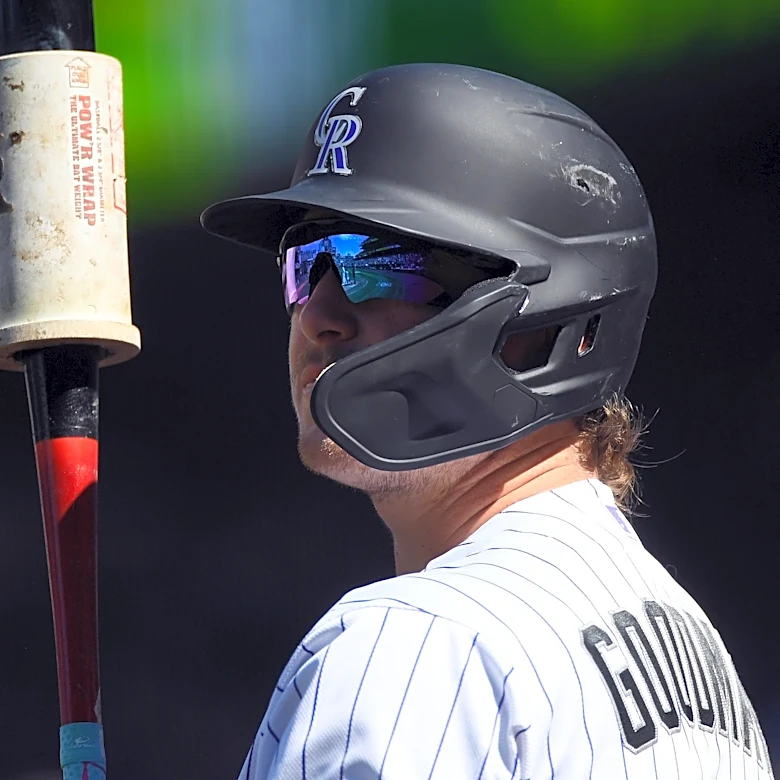 Rockies offense fizzles as they fall to the Mariners 2-1