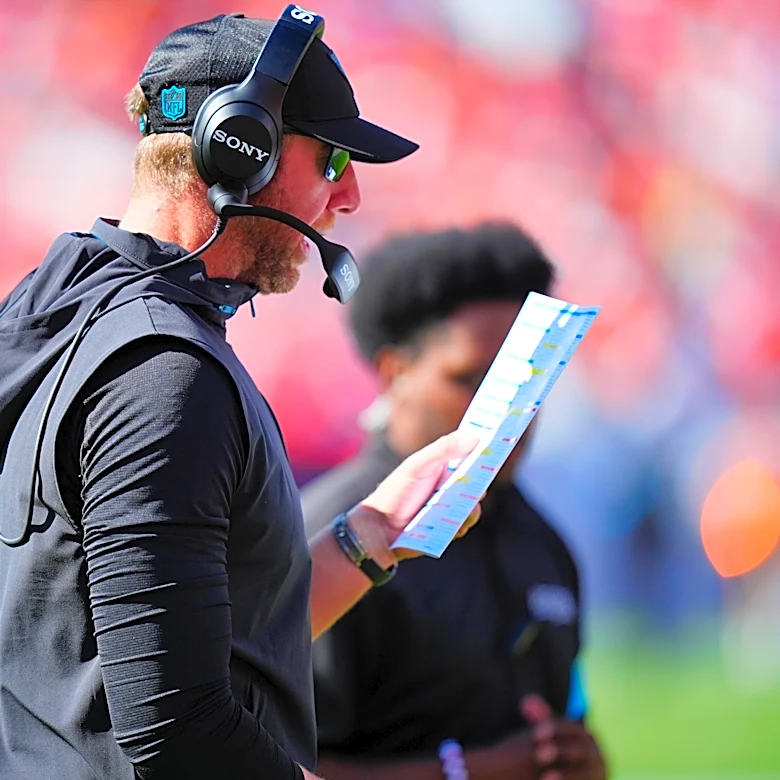 Jaguars Collapse in Second Half, Fall to Broncos