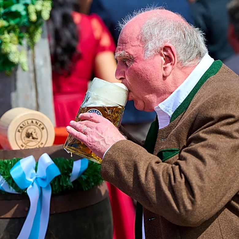 Bayern Munich hits Oktoberfest