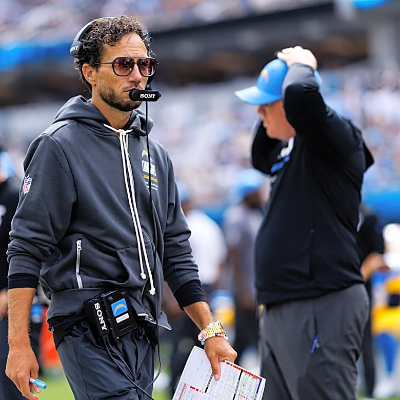 Los Angeles Chargers news: Mike McDaniel’s run game is near an all-time low