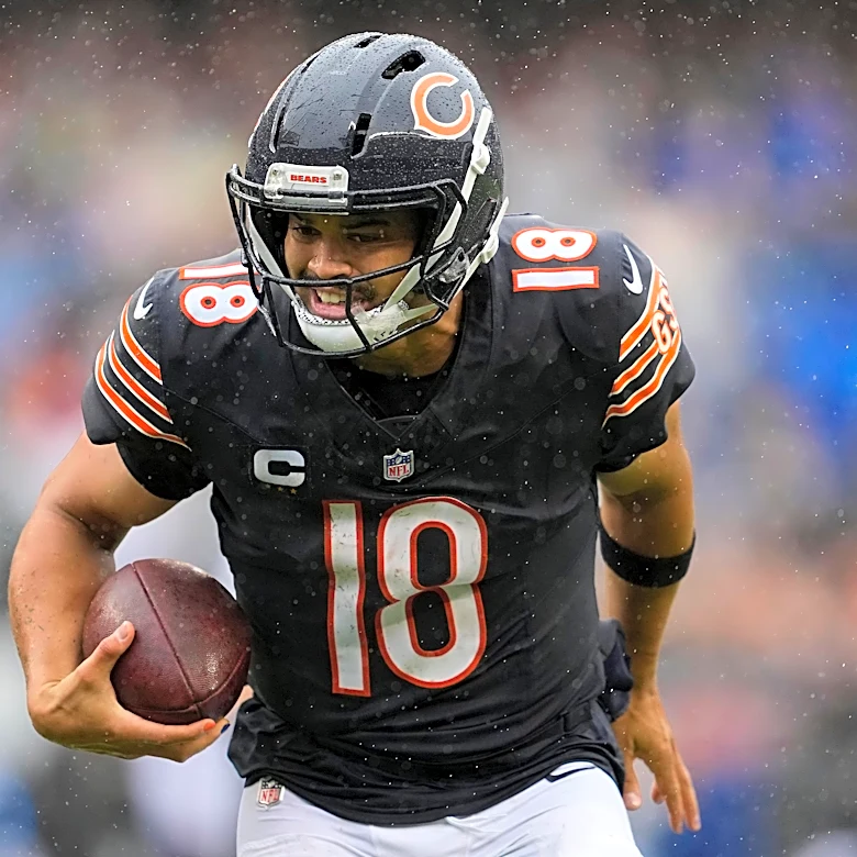 Report: Caleb Williams Avoided Serious Injury, Could Play Monday Night