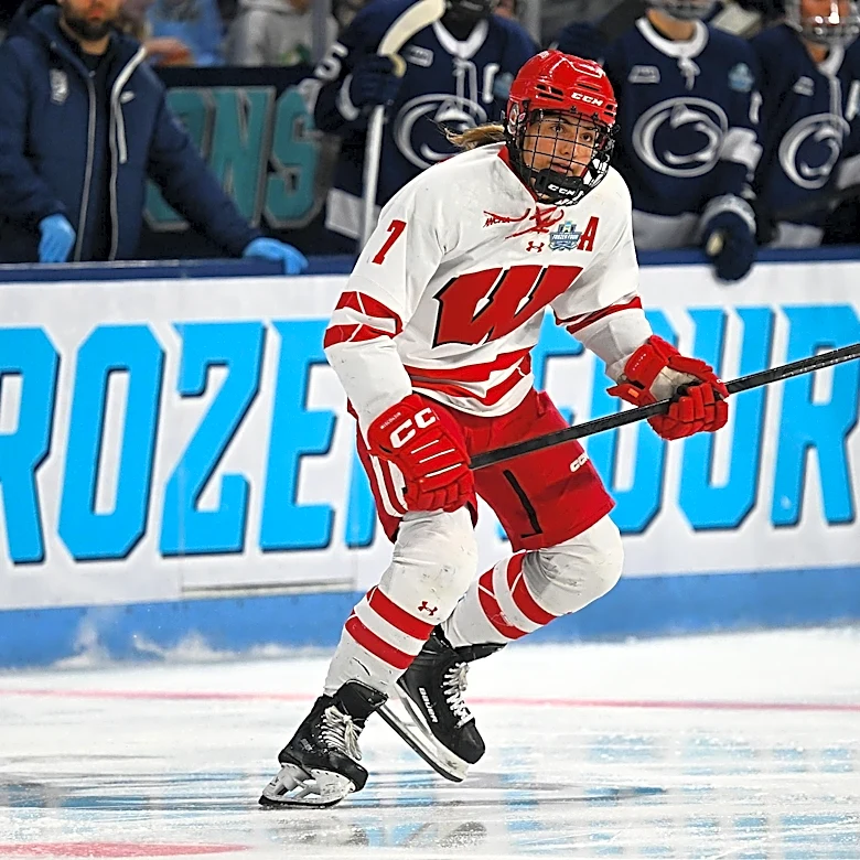 Badger women’s hockey begins title defense with a new-look roster