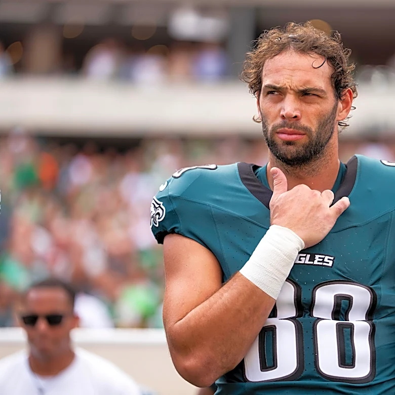 Dallas Goedert injury: Eagles tight end will miss time with MCL sprain