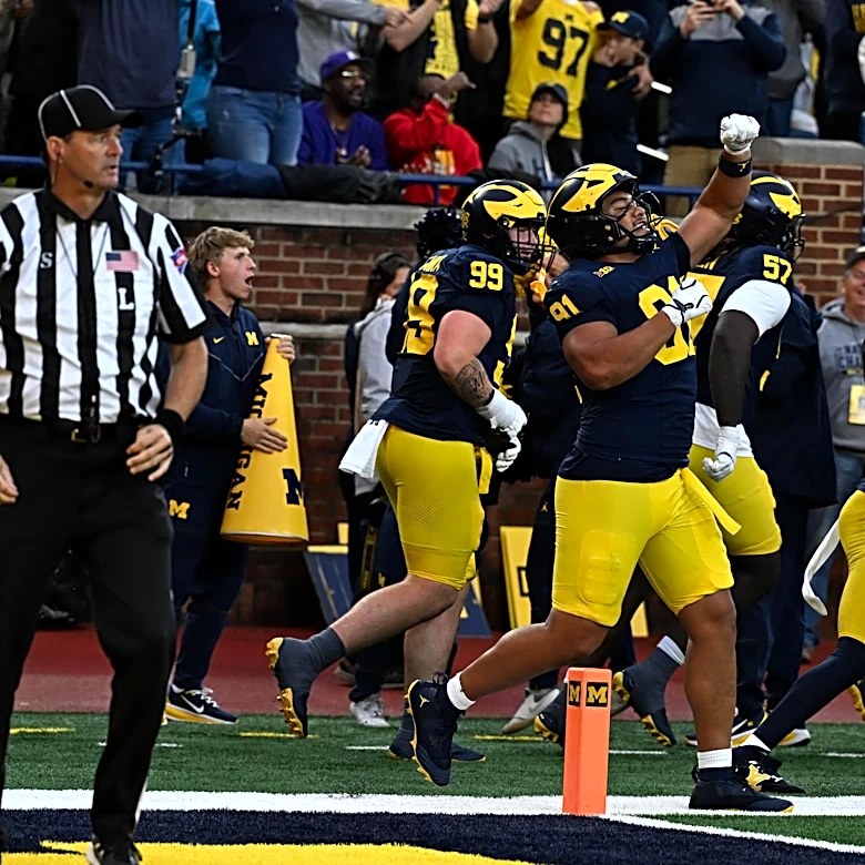 Recruiting Roundup: Newly offered QB talks interest in Michigan Football