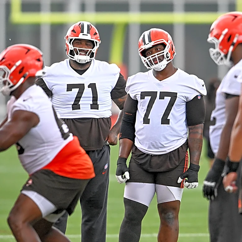 Browns O-line is much better in one area than the other; still learning to dance