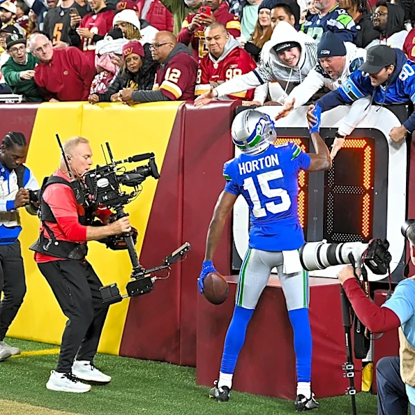 Seahawks Reacts Survey: Predict the score margin for Seahawks vs. Commanders!