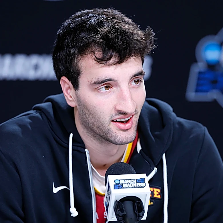 Milan Momcilovic is back to practice and looking good for Kentucky Basketball