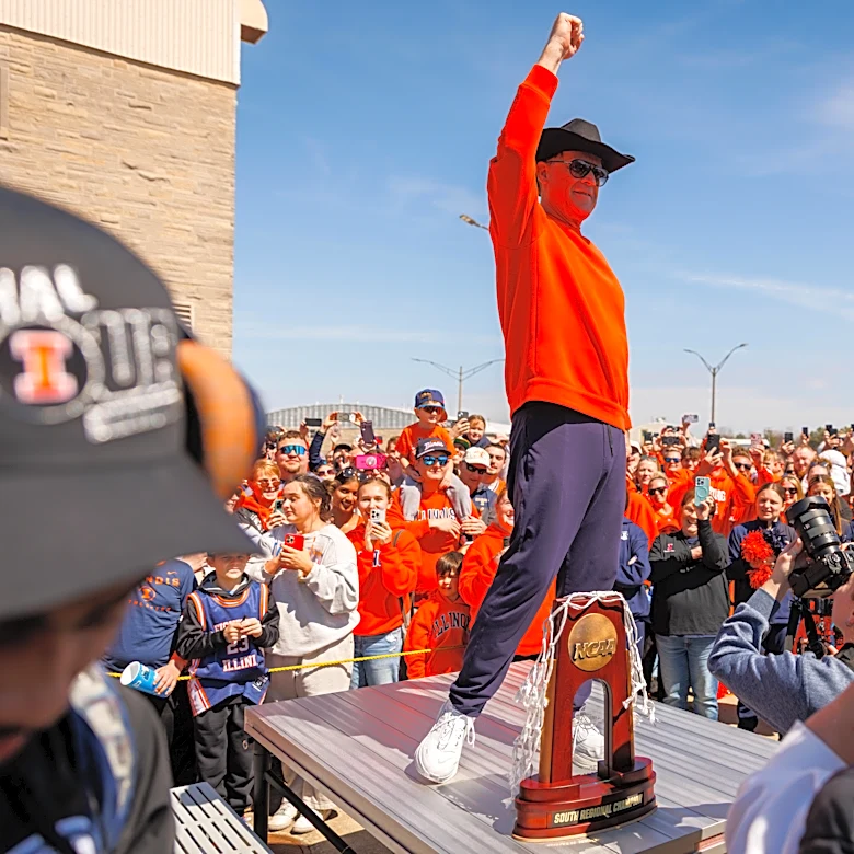 Illinois student season tickets sell out in 9 minutes