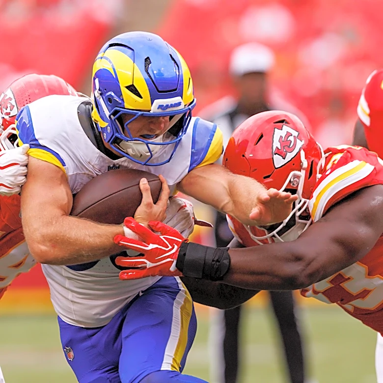 Dean Connors elevated from Rams’ practice squad