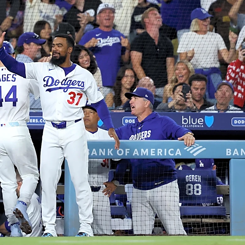 Dodgers rout Padres in bulk in opener