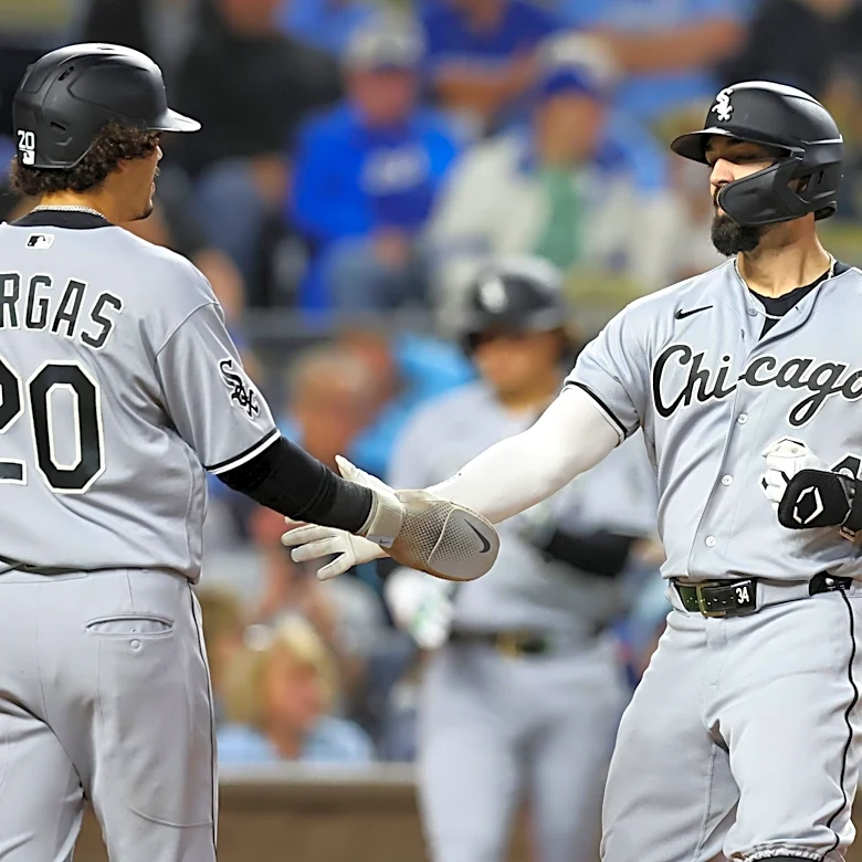 Chaos in Kansas City ends with White Sox on top, 14-11