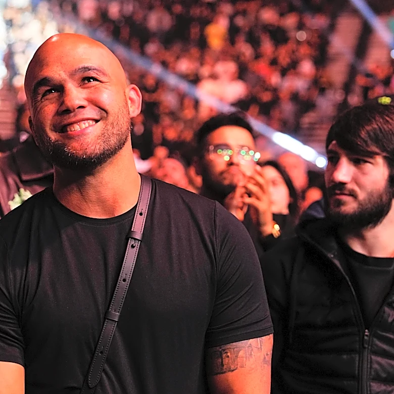Khamzat Chimaev wrestles Robbie Lawler at RAF 14