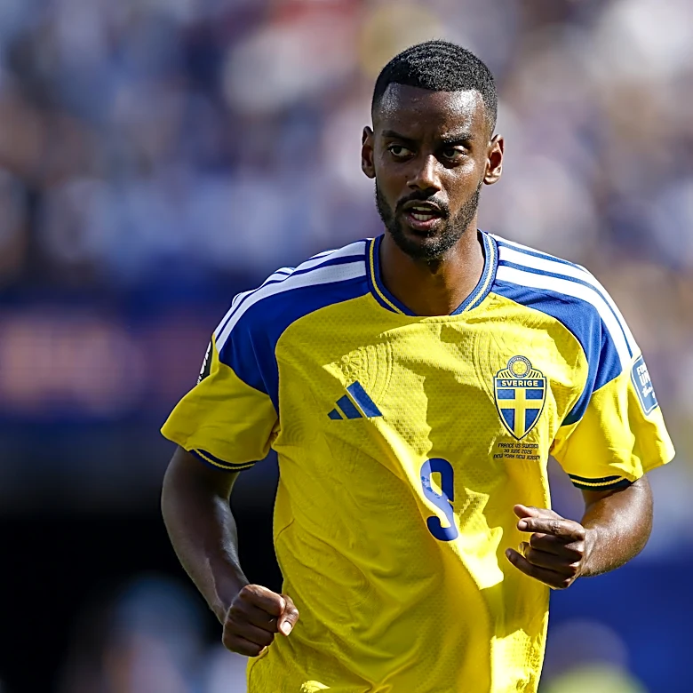 Alexander Isak in Line to “Start Every Game” for Sweden
