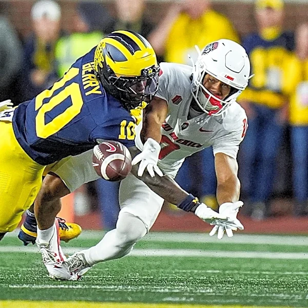 Michigan Football CB Zeke Berry’s injury status ahead of Iowa game