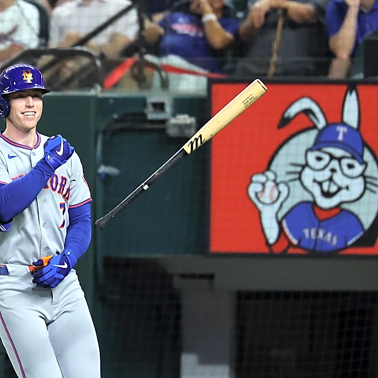 Mets play spoiler with three long balls in victory over Rangers