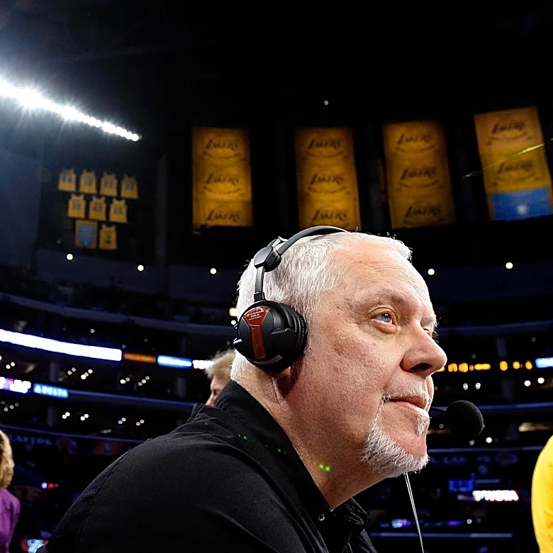 Lakers announce passing of longtime PA announcer Lawrence Tanter