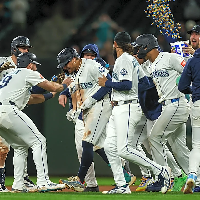 Mariners Live, Beat Astros 6-5 in Extras