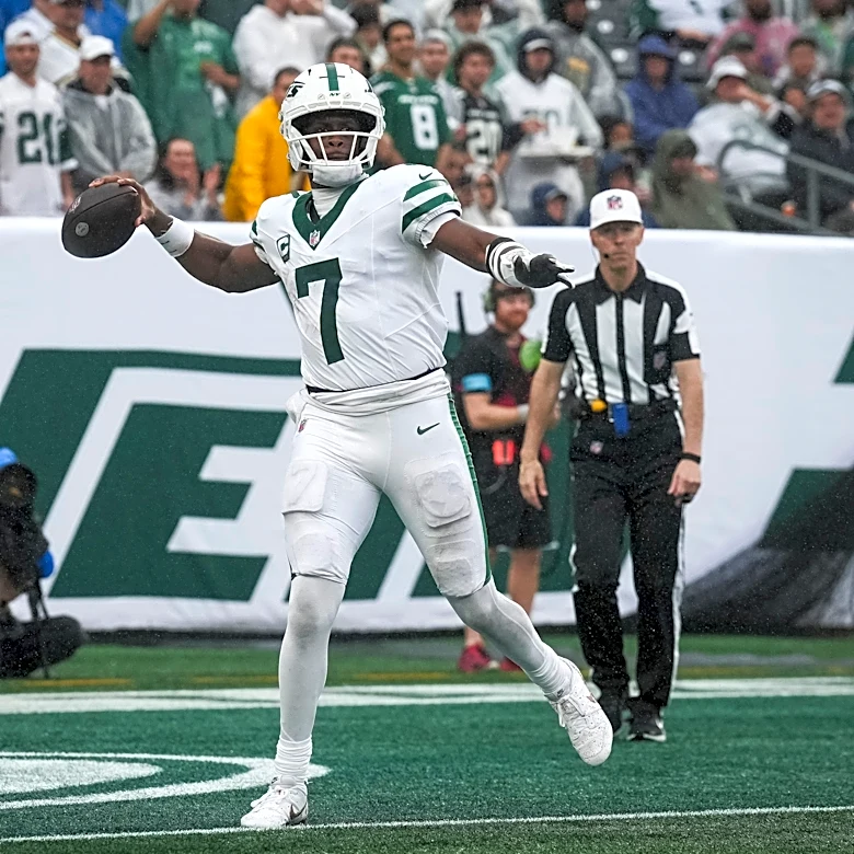 New York Jets News: QB Geno Smith Challenged to Take Flight