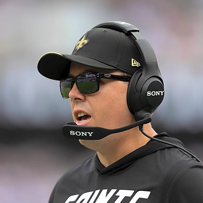 New Orleans Saints News: Saints bring in yet another long snapper