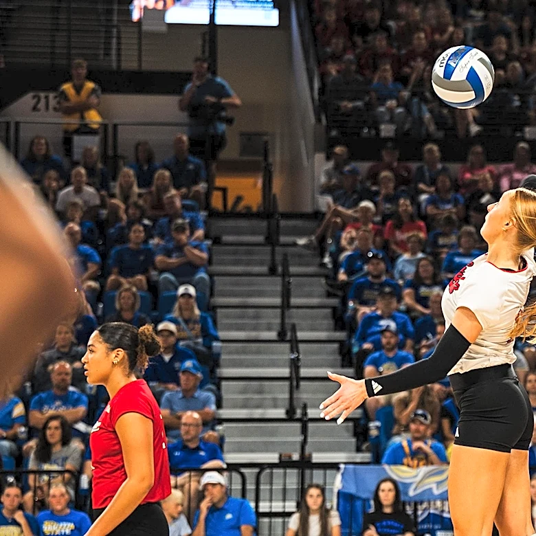 Thursday Flakes: Volleyball Sweeps, B1G Awaits and More