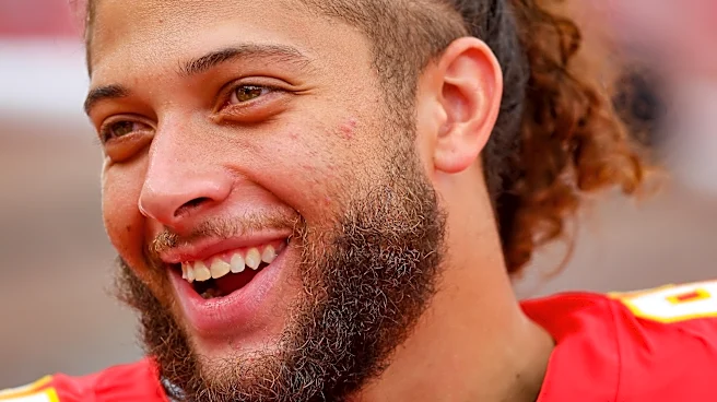 Chiefs News: Ashton Gillotte helped fans with stalled van on Sunday