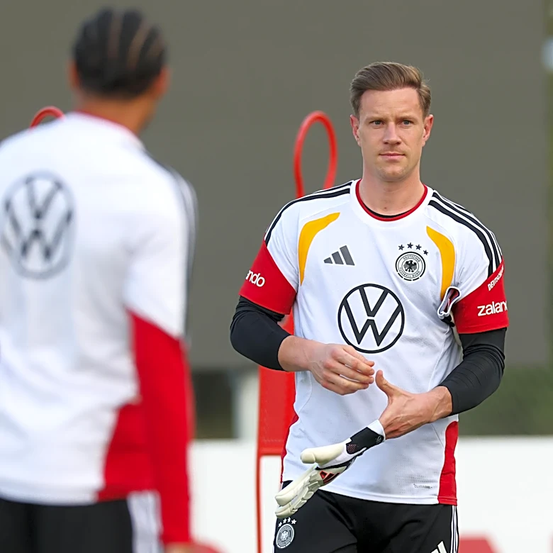 Marc-André ter Stegen says Jonas Urbig in ‘great situation’ at Bayern Munich