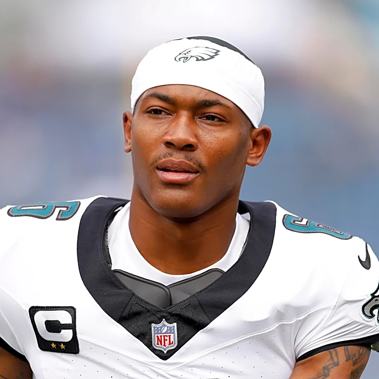 Eagles Injury Report: DeVonta Smith misses practice, Saquon Barkley limited