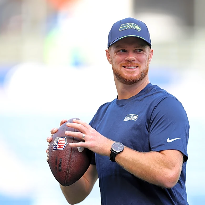 Seahawks Week 3 injury updates: Sam Darnold poised to start, but Julian Love is a new concern
