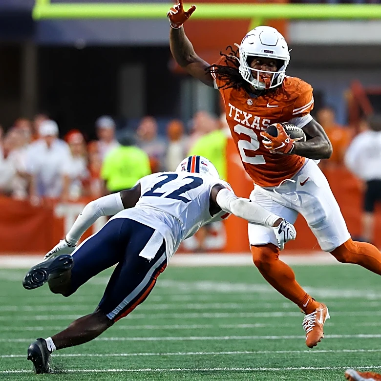 Star Texas running back Hollywood Smothers in doubt against Tennessee