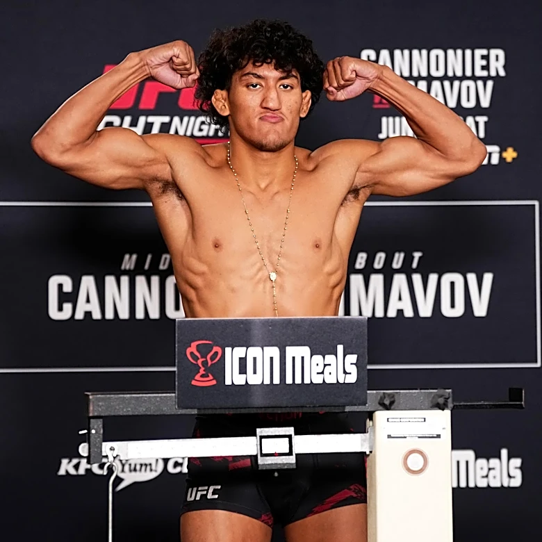 UFC Vegas 121 weigh-in video: Rosas Jr. vs. Barcelos
