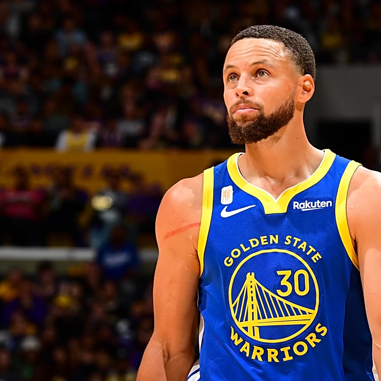 Steph Curry Signs Extension to Stay with Warriors