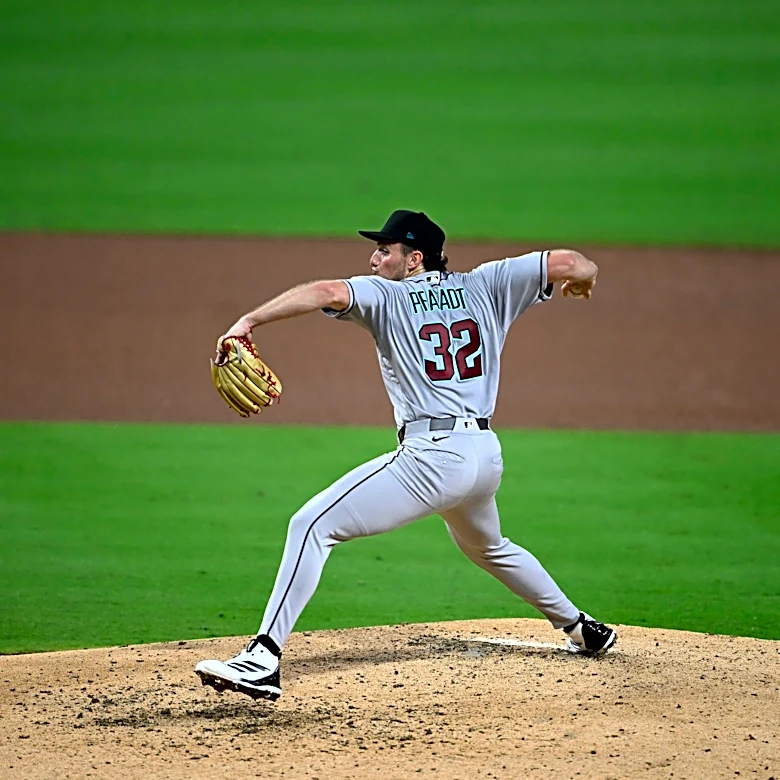 Diamondbacks 11, Padres 4: Big, Pfaadt Win