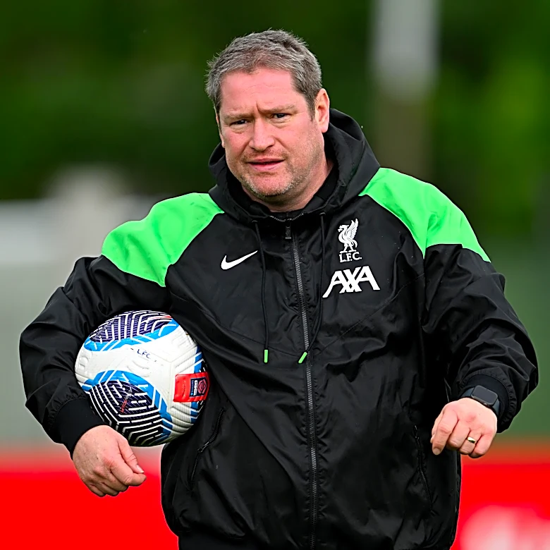 Everton Women’s Scott Phelan calls for Matt Beard tribute