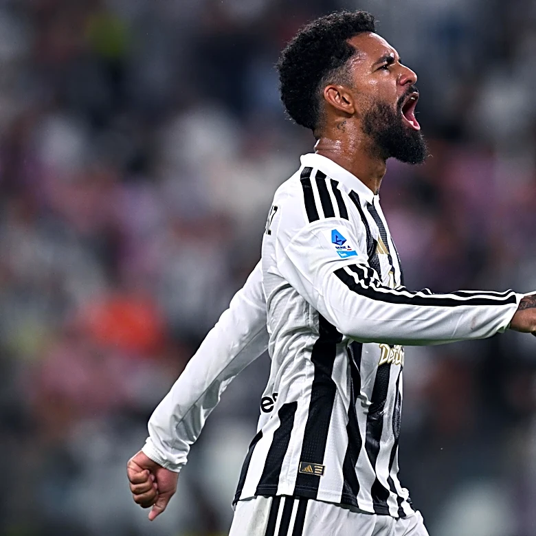 Report: Juventus could offer a new contract to rejuvenated Douglas Luiz as well
