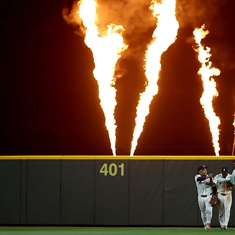 A better world, a special outfield, an 8-4 Mariners win