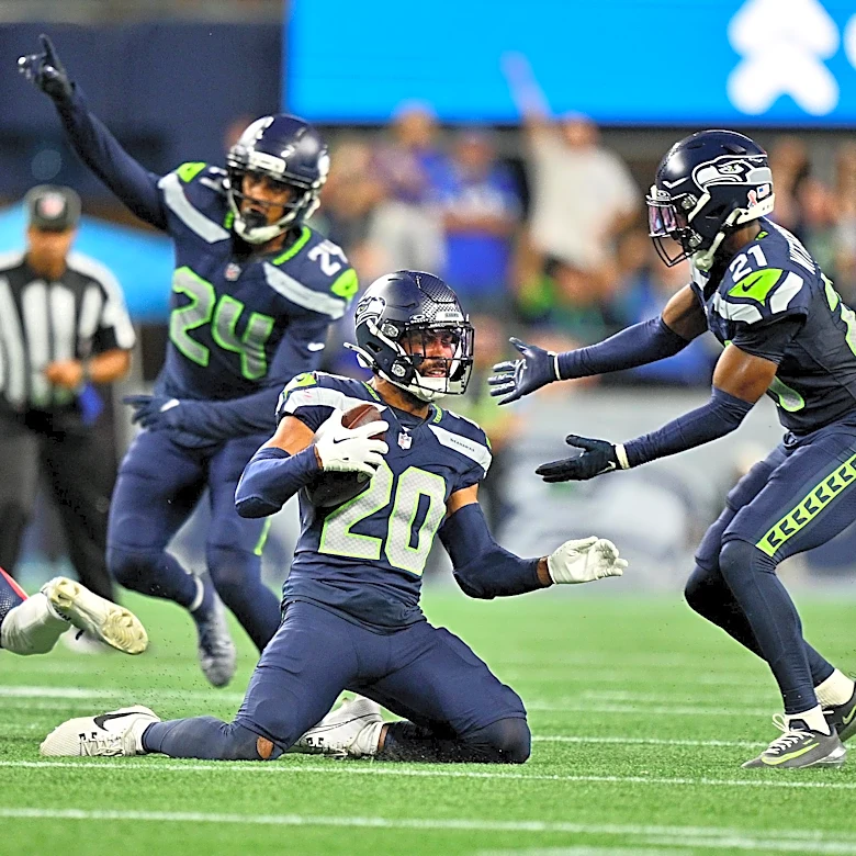 Mike Morris active for Seahawks for first time this season