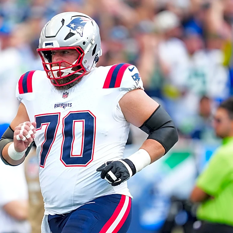 Patriots down to third-string guard after Greg Van Roten injury