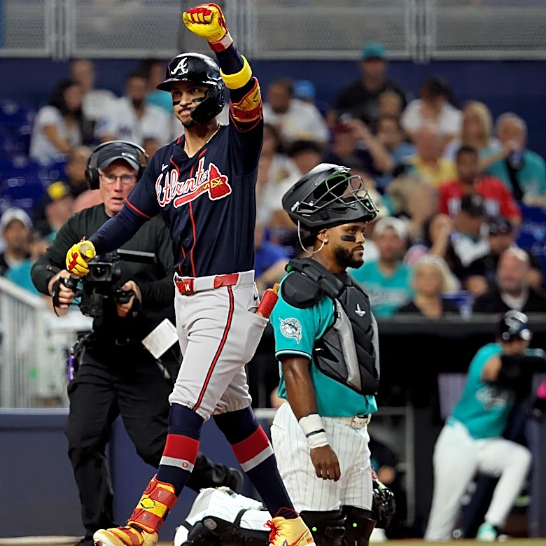 Mauricio Dubón homers as Braves drop regular season finale in Miami