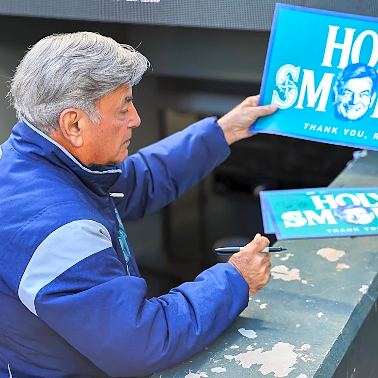 Goodbye, baseball! M’s send off Rick Rizzs with 7-3 win over Anaheim