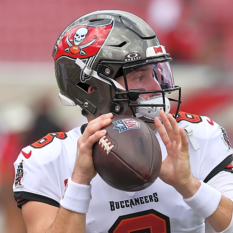 Baker Mayfield dislocated his thumb on his throwing hand on Sunday