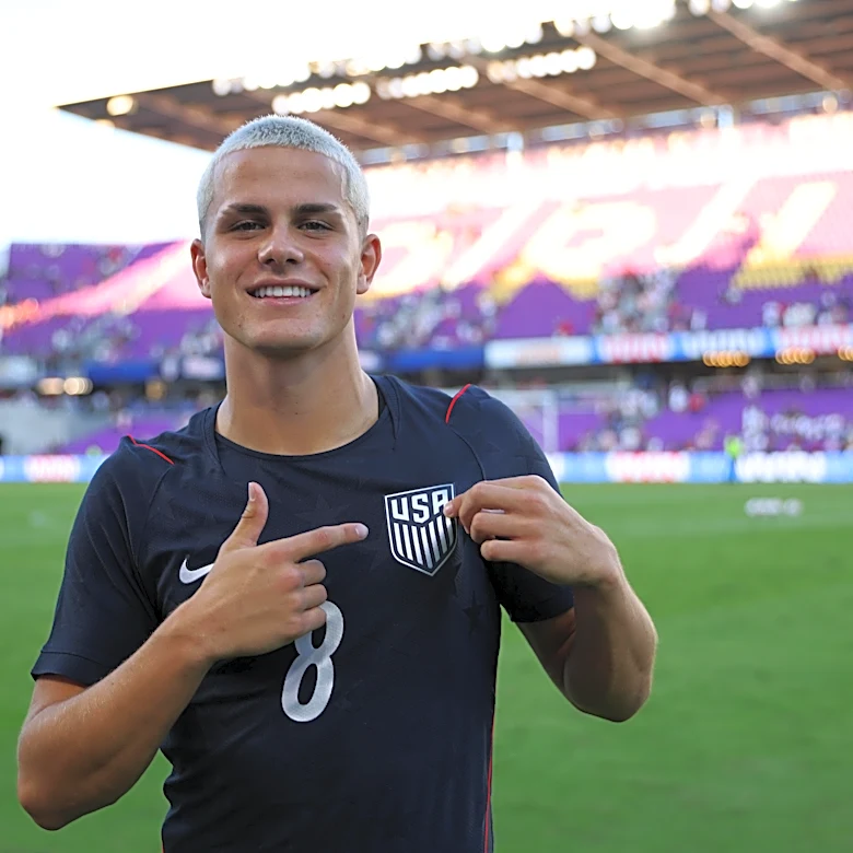 Barcelona linked with USMNT gem Cavan Sullivan amid Man City chaos as agent offers update